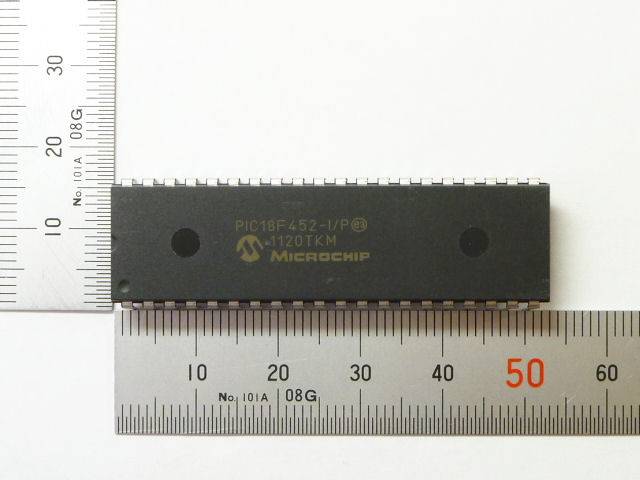 PIC18F452 Microcontroller – 40-Pin DIP