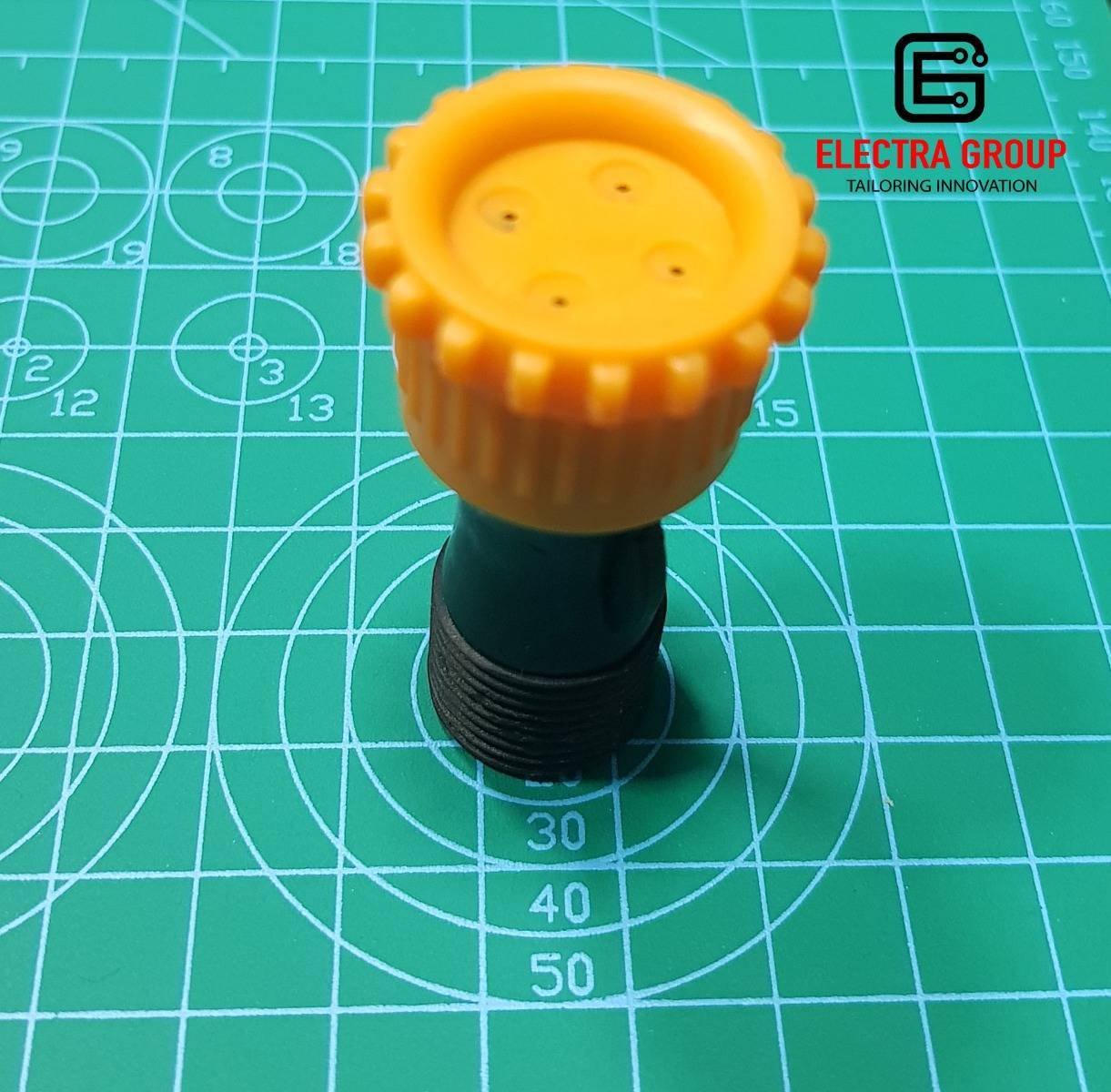 Sprinkler Plastic Water Nozzle Orange Sprayer with 4 Small Holes - Image 2